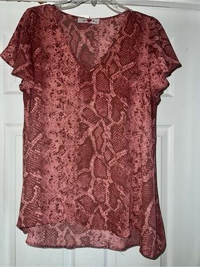 Buddy Love Women's Pink Snake-Print V-Neck Flutter Sleeve Top